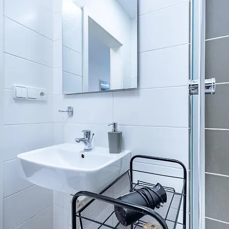 Sapphire Horizon - Parking & Balcony ברטיסלאבה